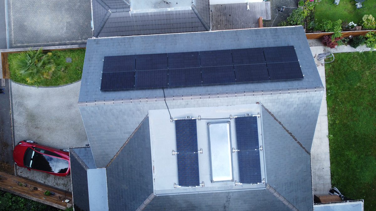 A complex roof in NW London (Image: Tanjent)